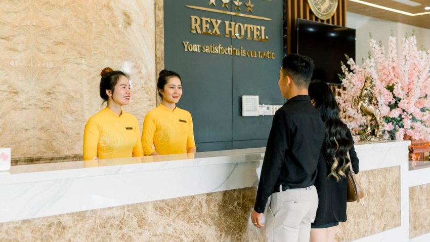 REX HOTEL